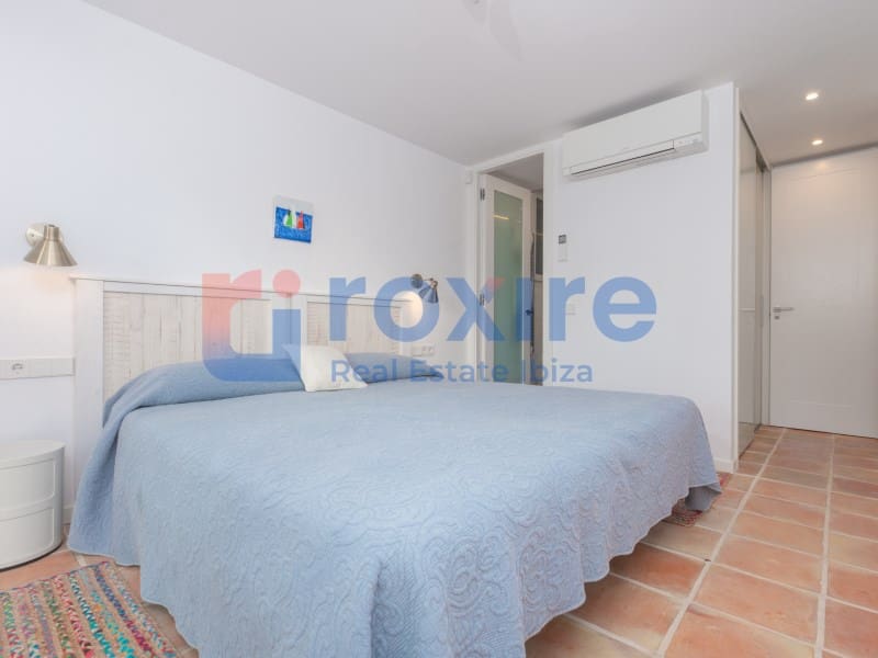 3 soveværelse Villa til salg i Santa Eulalia / Santa Eularia med swimmingpool - € 1.850.000 (Ref: 9778017)