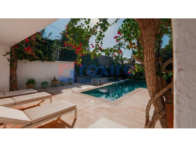 3 soveværelse Villa til salg i Santa Eulalia / Santa Eularia med swimmingpool - € 1.850.000 (Ref: 9778017)