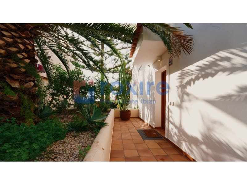 3 soveværelse Villa til salg i Santa Eulalia / Santa Eularia med swimmingpool - € 1.850.000 (Ref: 9778017)