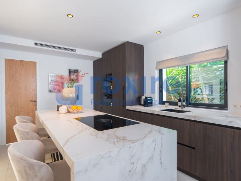 5 soveværelse Villa til salg i Santa Eulalia / Santa Eularia med swimmingpool garage - € 3.250.000 (Ref: 9778018)