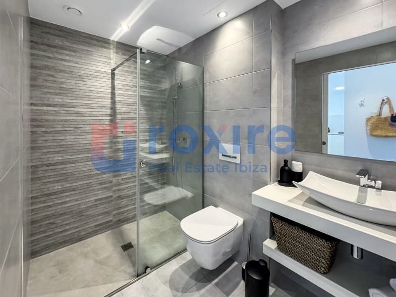 2 soveværelse Lejlighed til salg i Sant Antoni de Portmany med garage - € 1.060.000 (Ref: 9778022)