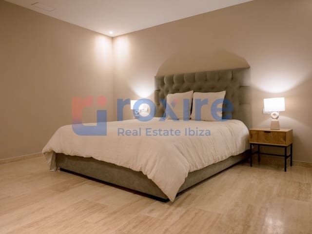 4 soveværelse Lejlighed til salg i Roca Llisa, Santa Eulalia / Santa Eularia med garage - € 1.790.000 (Ref: 9778025)