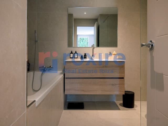 4 soveværelse Lejlighed til salg i Roca Llisa, Santa Eulalia / Santa Eularia med garage - € 1.790.000 (Ref: 9778025)