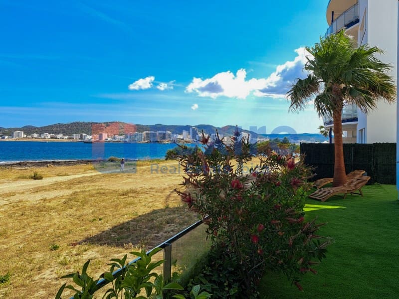 3 slaapkamer Flat te huur in Sant Agusti des Vedra met zwembad garage - € 4.000 (Ref: 9778028)