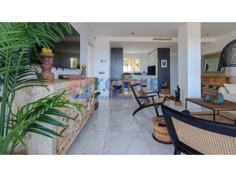 3 slaapkamer Flat te huur in Sant Agusti des Vedra met zwembad garage - € 4.000 (Ref: 9778028)