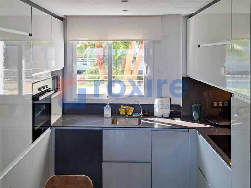 3 slaapkamer Flat te huur in Sant Agusti des Vedra met zwembad garage - € 4.000 (Ref: 9778028)