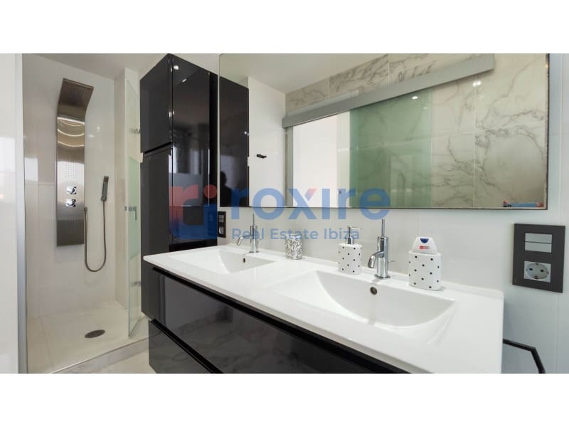 3 bedroom Flat for rent in Cala d'en Bou with pool garage - € 3,900 (Ref: 9778030)