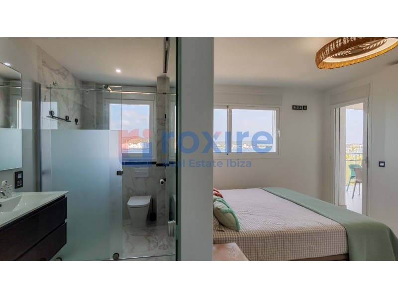 3 bedroom Flat for rent in Cala d'en Bou with pool garage - € 3,900 (Ref: 9778030)