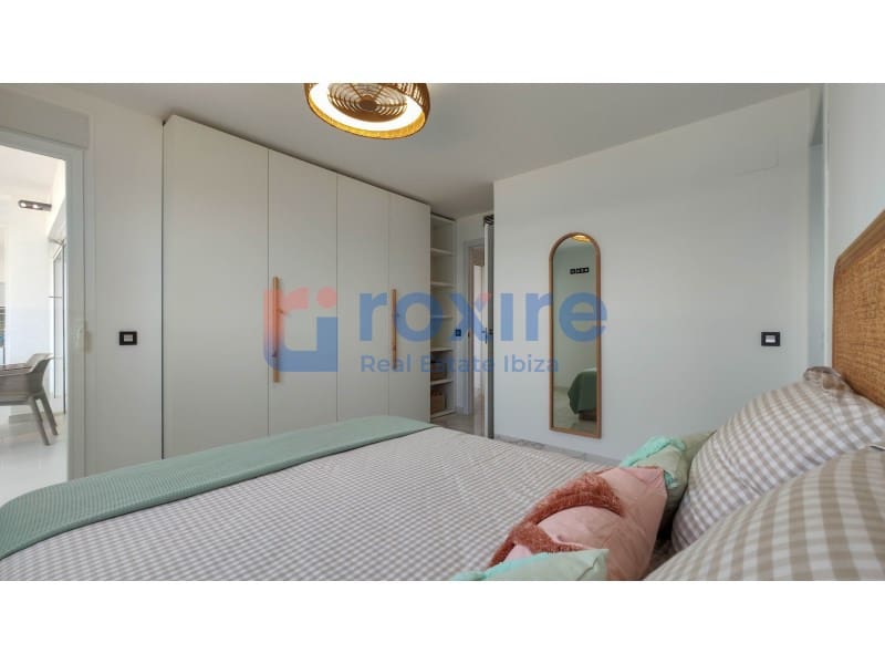 3 bedroom Flat for rent in Cala d'en Bou with pool garage - € 3,900 (Ref: 9778030)