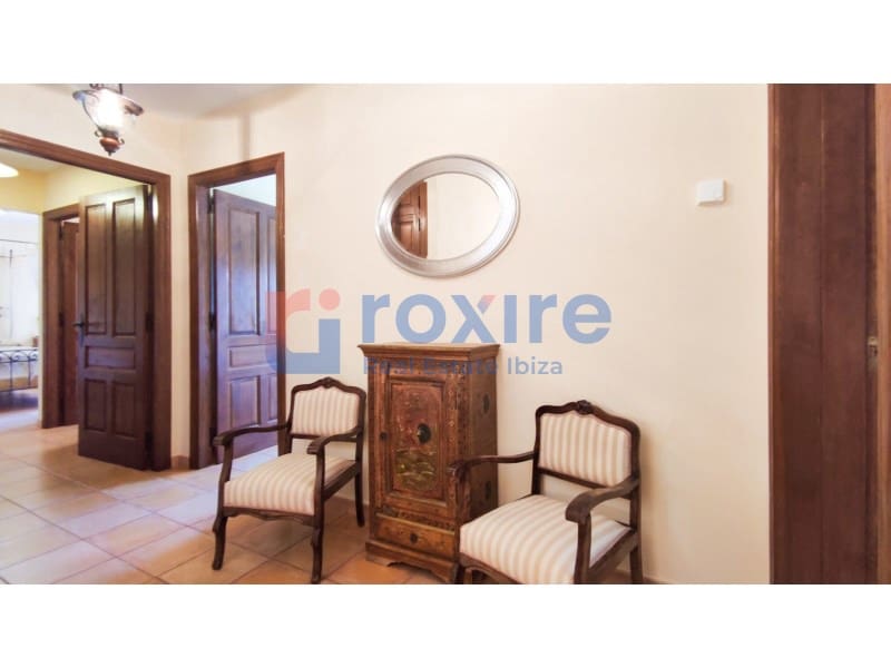 4 makuuhuone Huvila vuokrattavana paikassa Sant Antoni de Portmany mukana uima-altaan 
autotalli - 10 000 € (Ref: 9778031)