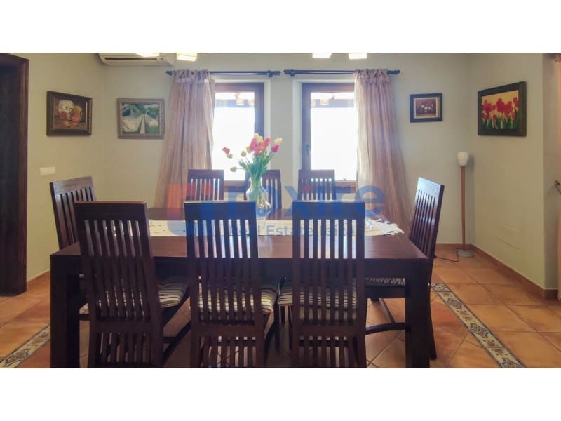 4 makuuhuone Huvila vuokrattavana paikassa Sant Antoni de Portmany mukana uima-altaan 
autotalli - 10 000 € (Ref: 9778031)