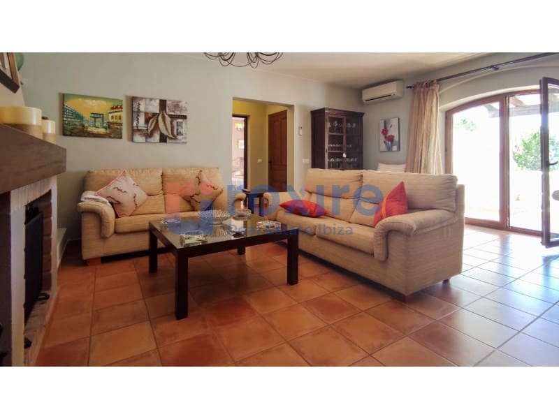 4 makuuhuone Huvila vuokrattavana paikassa Sant Antoni de Portmany mukana uima-altaan 
autotalli - 10 000 € (Ref: 9778031)