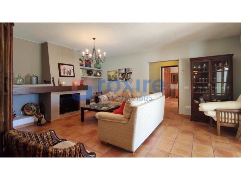 4 makuuhuone Huvila vuokrattavana paikassa Sant Antoni de Portmany mukana uima-altaan 
autotalli - 10 000 € (Ref: 9778031)