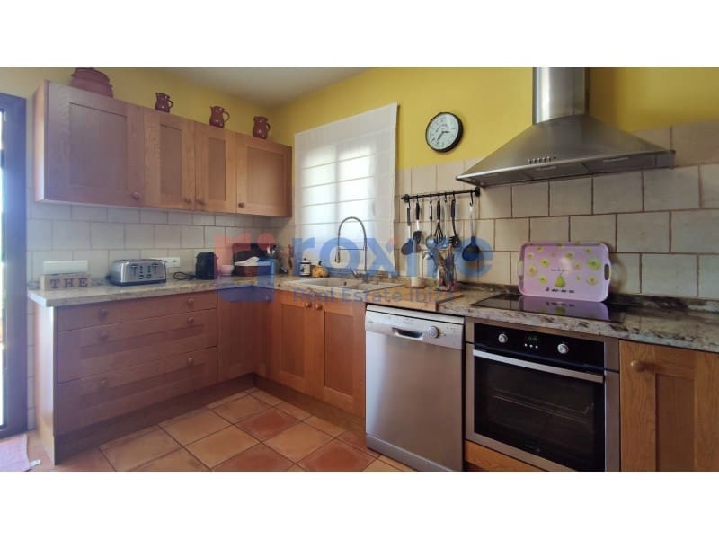 4 makuuhuone Huvila vuokrattavana paikassa Sant Antoni de Portmany mukana uima-altaan 
autotalli - 10 000 € (Ref: 9778031)