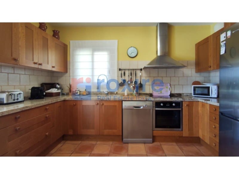 4 makuuhuone Huvila vuokrattavana paikassa Sant Antoni de Portmany mukana uima-altaan 
autotalli - 10 000 € (Ref: 9778031)