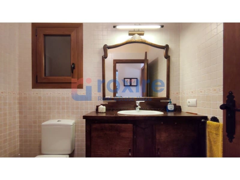 4 makuuhuone Huvila vuokrattavana paikassa Sant Antoni de Portmany mukana uima-altaan 
autotalli - 10 000 € (Ref: 9778031)