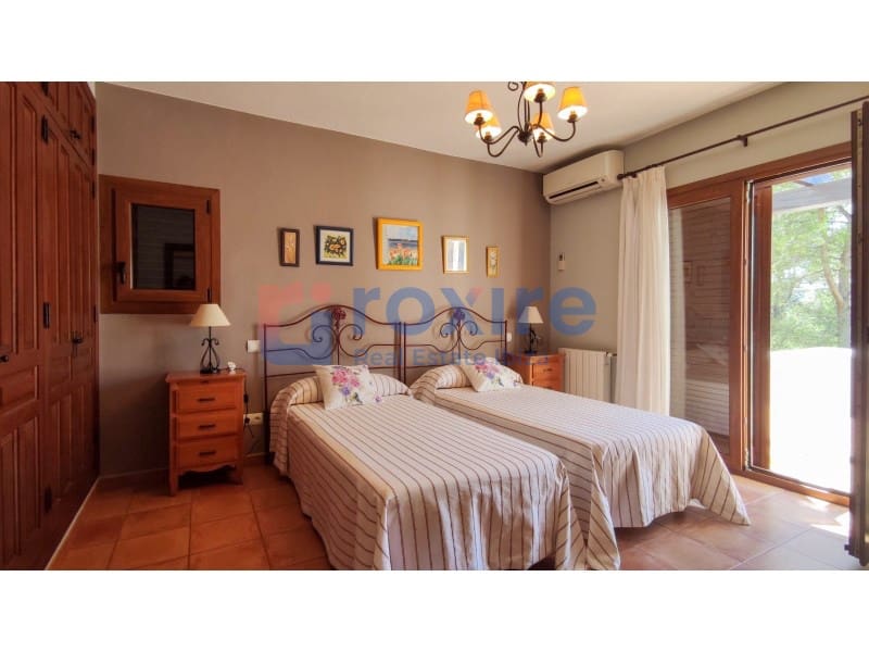 4 makuuhuone Huvila vuokrattavana paikassa Sant Antoni de Portmany mukana uima-altaan 
autotalli - 10 000 € (Ref: 9778031)