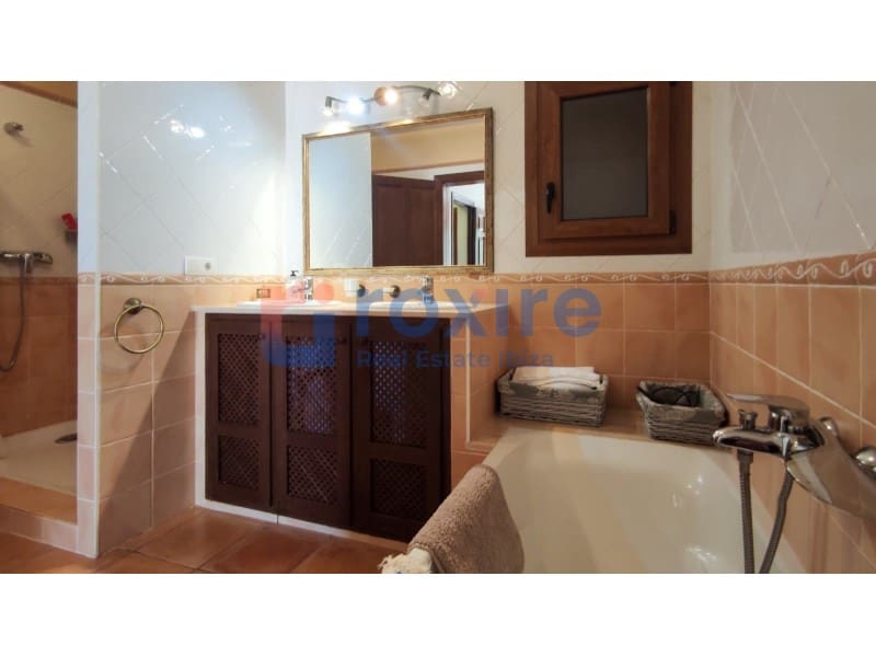 4 makuuhuone Huvila vuokrattavana paikassa Sant Antoni de Portmany mukana uima-altaan 
autotalli - 10 000 € (Ref: 9778031)