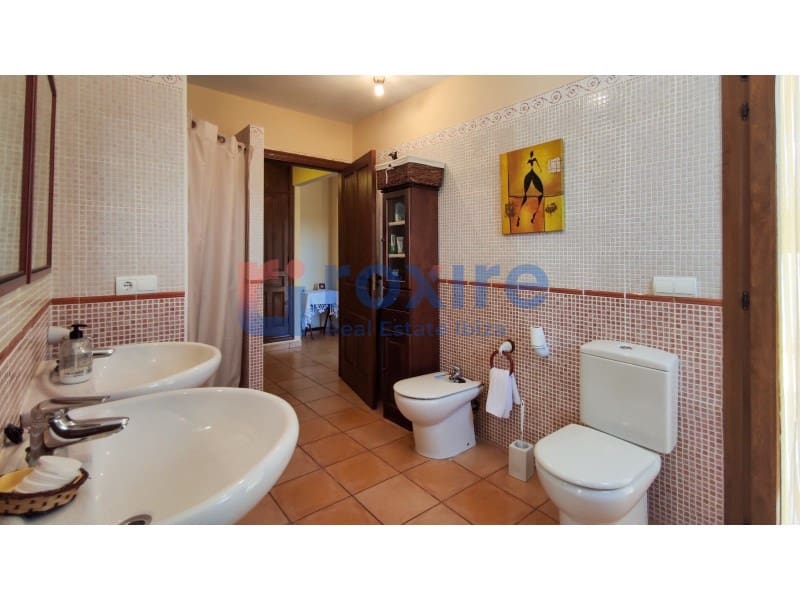 4 makuuhuone Huvila vuokrattavana paikassa Sant Antoni de Portmany mukana uima-altaan 
autotalli - 10 000 € (Ref: 9778031)