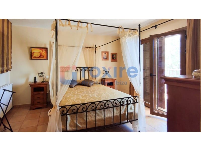 4 makuuhuone Huvila vuokrattavana paikassa Sant Antoni de Portmany mukana uima-altaan 
autotalli - 10 000 € (Ref: 9778031)