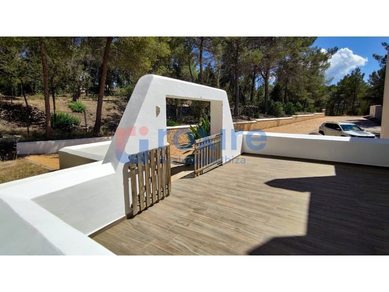 4 makuuhuone Huvila vuokrattavana paikassa Sant Antoni de Portmany mukana uima-altaan 
autotalli - 10 000 € (Ref: 9778031)