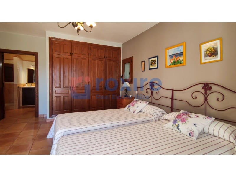 4 makuuhuone Huvila vuokrattavana paikassa Sant Antoni de Portmany mukana uima-altaan 
autotalli - 10 000 € (Ref: 9778031)