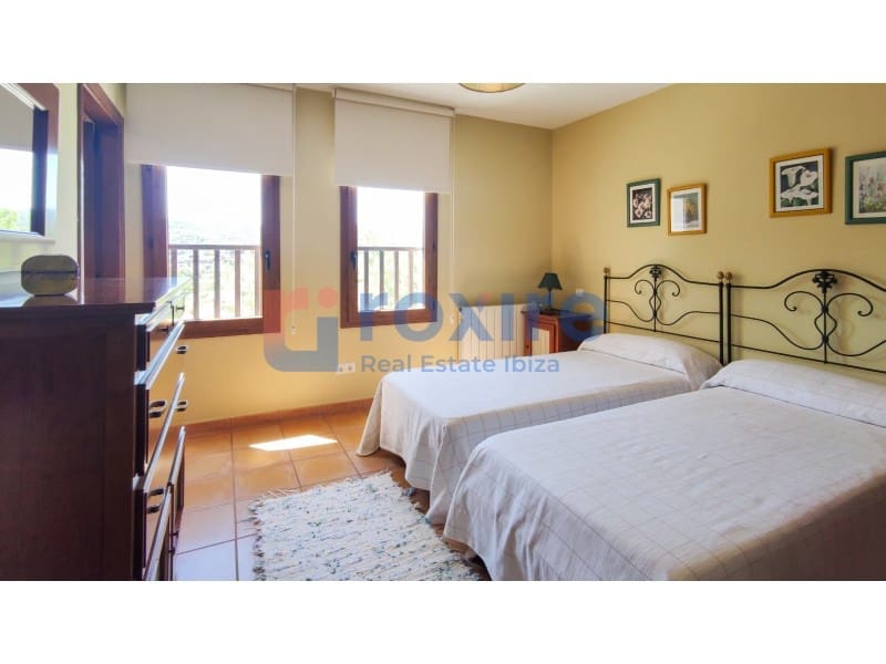 4 makuuhuone Huvila vuokrattavana paikassa Sant Antoni de Portmany mukana uima-altaan 
autotalli - 10 000 € (Ref: 9778031)