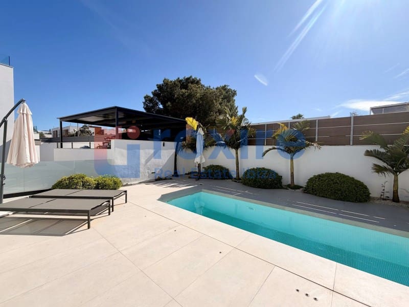 5 sovrum Radhus till salu i Nuestra Senora de Jesus med pool garage - 2 700 000 € (Ref: 9778034)