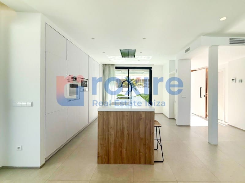 5 sovrum Radhus till salu i Nuestra Senora de Jesus med pool garage - 2 700 000 € (Ref: 9778034)