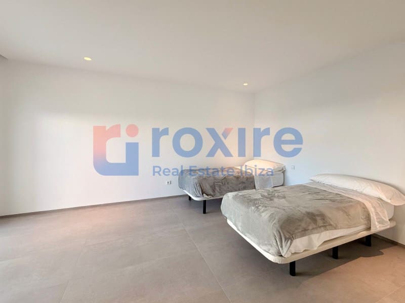 5 sovrum Radhus till salu i Nuestra Senora de Jesus med pool garage - 2 700 000 € (Ref: 9778034)