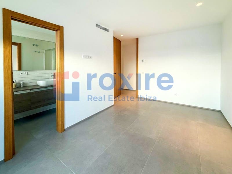 5 sovrum Radhus till salu i Nuestra Senora de Jesus med pool garage - 2 700 000 € (Ref: 9778034)