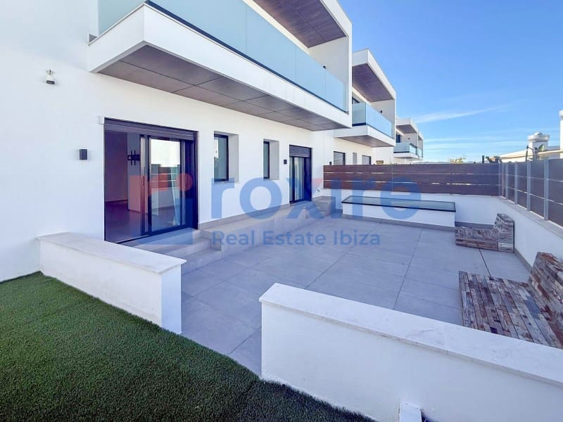 5 sovrum Radhus till salu i Nuestra Senora de Jesus med pool garage - 2 700 000 € (Ref: 9778034)