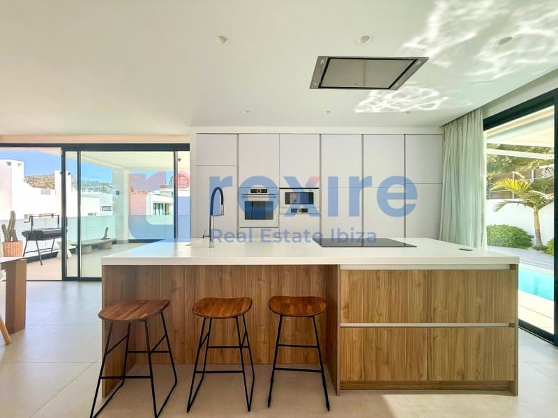 5 sovrum Radhus till salu i Nuestra Senora de Jesus med pool garage - 2 700 000 € (Ref: 9778034)