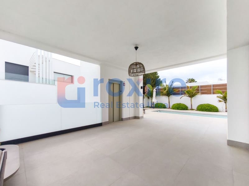 5 chambre Villa/Maison Mitoyenne à vendre à Nuestra Senora de Jesus avec piscine garage - 2 700 000 € (Ref: 9778034)