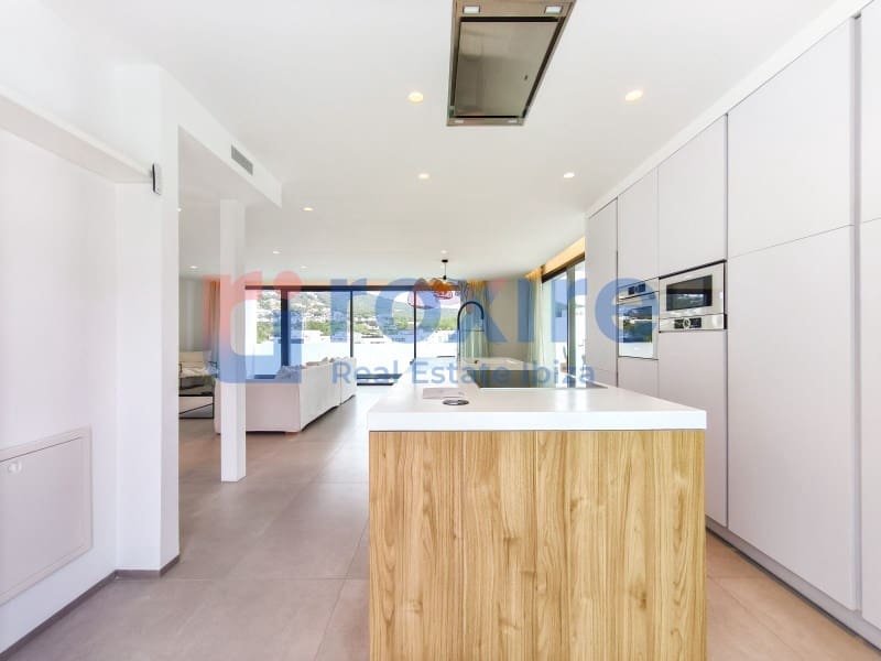 5 chambre Villa/Maison Mitoyenne à vendre à Nuestra Senora de Jesus avec piscine garage - 2 700 000 € (Ref: 9778034)