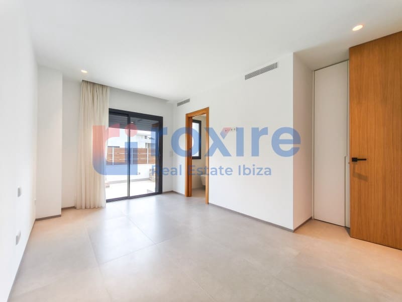 5 chambre Villa/Maison Mitoyenne à vendre à Nuestra Senora de Jesus avec piscine garage - 2 700 000 € (Ref: 9778034)