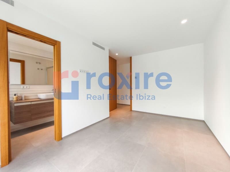 5 chambre Villa/Maison Mitoyenne à vendre à Nuestra Senora de Jesus avec piscine garage - 2 700 000 € (Ref: 9778034)