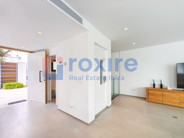 5 slaapkamer Rijtjeshuis te koop in Nuestra Señora de Jesus, Santa Eulalia / Santa Eularia met zwembad garage - € 2.700.000 (Ref: 9778034)