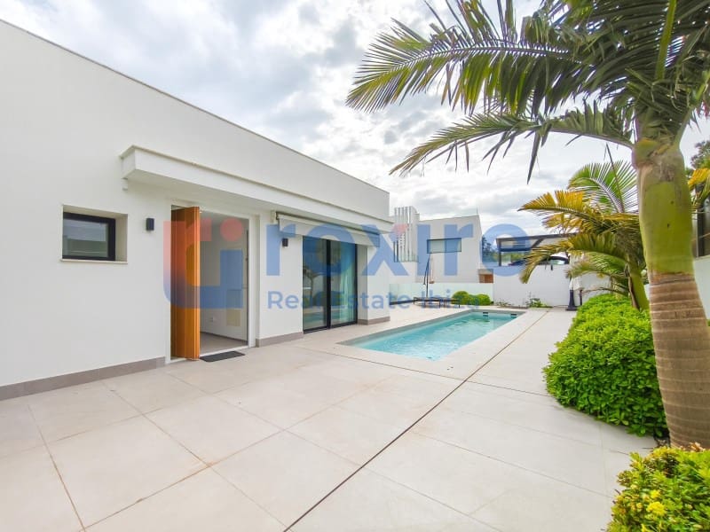 5 chambre Villa/Maison Mitoyenne à vendre à Nuestra Senora de Jesus avec piscine garage - 2 700 000 € (Ref: 9778034)