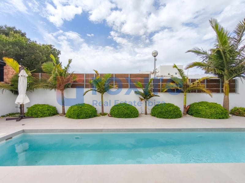 5 chambre Villa/Maison Mitoyenne à vendre à Nuestra Senora de Jesus avec piscine garage - 2 700 000 € (Ref: 9778034)