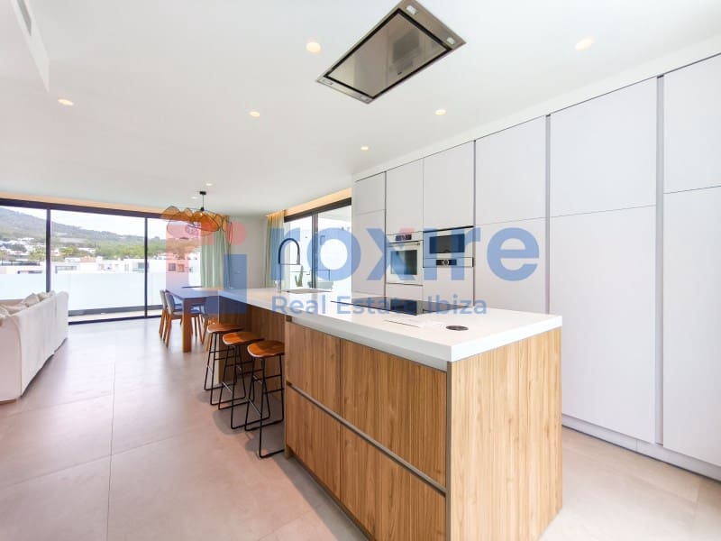 5 chambre Villa/Maison Mitoyenne à vendre à Nuestra Senora de Jesus avec piscine garage - 2 700 000 € (Ref: 9778034)