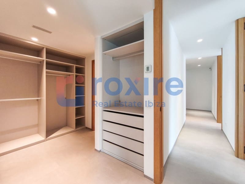 5 chambre Villa/Maison Mitoyenne à vendre à Nuestra Senora de Jesus avec piscine garage - 2 700 000 € (Ref: 9778034)