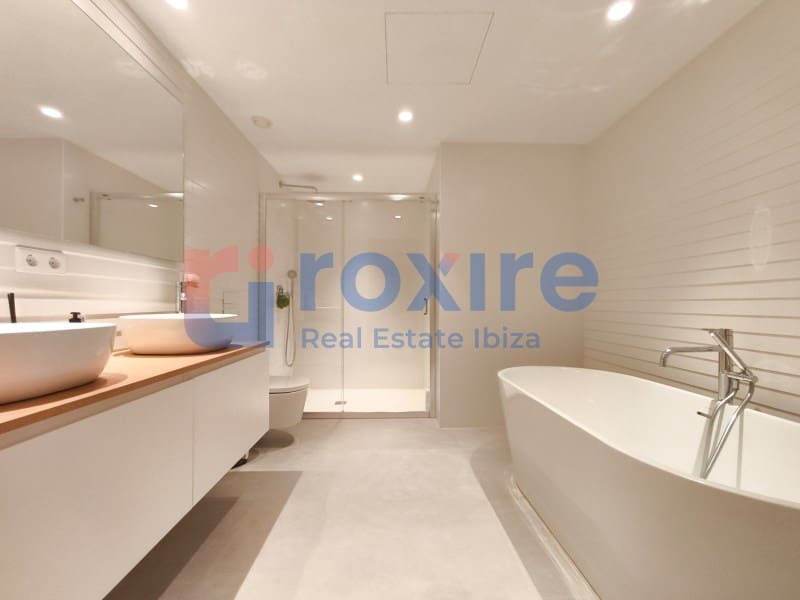 5 chambre Villa/Maison Mitoyenne à vendre à Nuestra Senora de Jesus avec piscine garage - 2 700 000 € (Ref: 9778034)