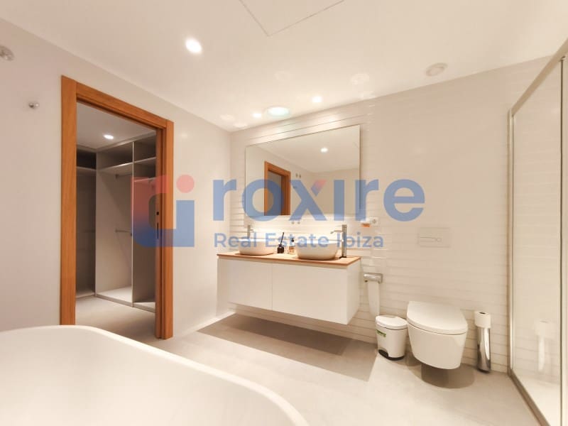 5 chambre Villa/Maison Mitoyenne à vendre à Nuestra Senora de Jesus avec piscine garage - 2 700 000 € (Ref: 9778034)