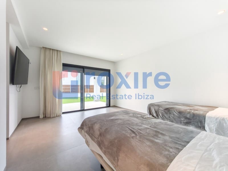 5 chambre Villa/Maison Mitoyenne à vendre à Nuestra Senora de Jesus avec piscine garage - 2 700 000 € (Ref: 9778034)