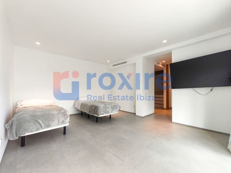 5 chambre Villa/Maison Mitoyenne à vendre à Nuestra Senora de Jesus avec piscine garage - 2 700 000 € (Ref: 9778034)