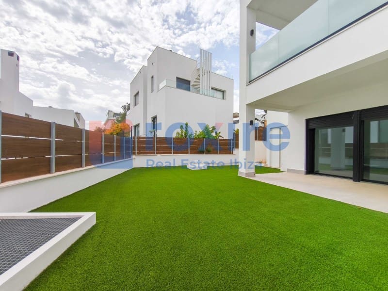 5 chambre Villa/Maison Mitoyenne à vendre à Nuestra Senora de Jesus avec piscine garage - 2 700 000 € (Ref: 9778034)