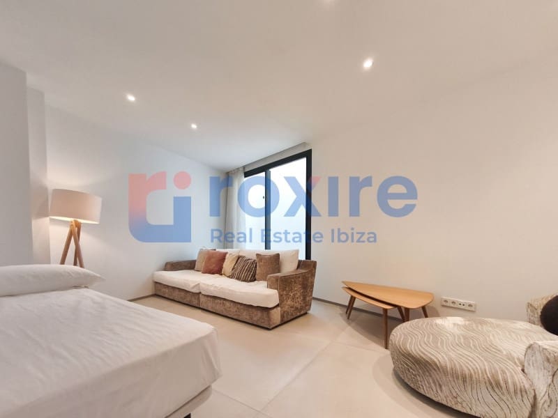 5 chambre Villa/Maison Mitoyenne à vendre à Nuestra Senora de Jesus avec piscine garage - 2 700 000 € (Ref: 9778034)