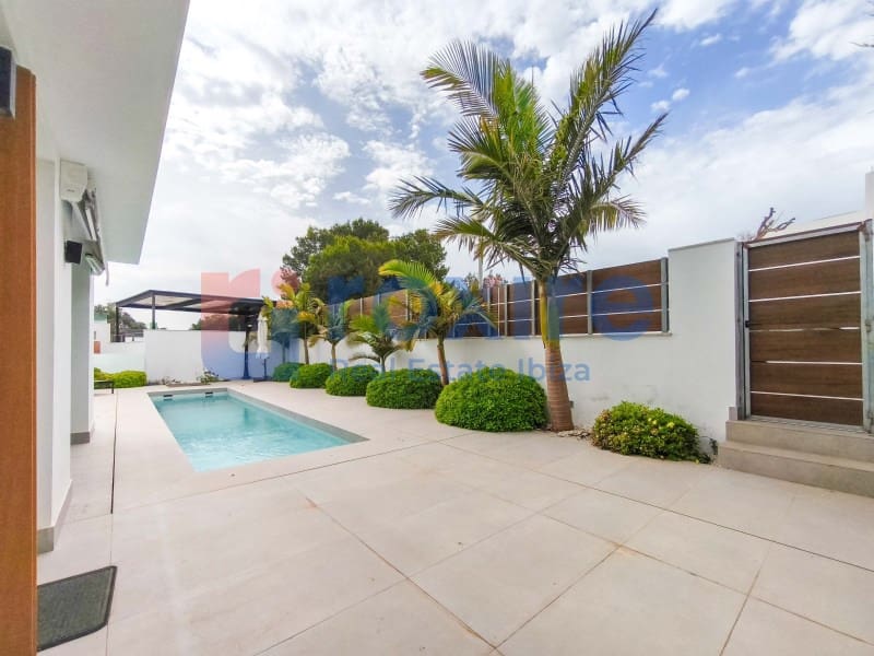5 chambre Villa/Maison Mitoyenne à vendre à Nuestra Senora de Jesus avec piscine garage - 2 700 000 € (Ref: 9778034)