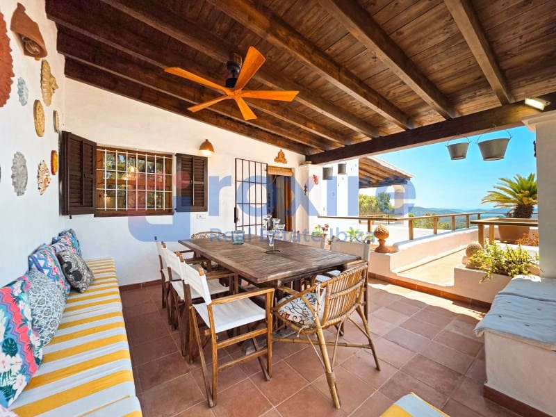 Villa/Maison de 6 chambres à louer à Es Cubells avec piscine - 12 000 € (Ref: 9778037)